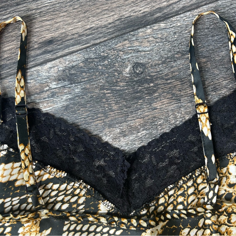 Cache Women's Snake Print Cami Top Adjustable Strap Lace Detail Size Small - Picture 5 of 7
